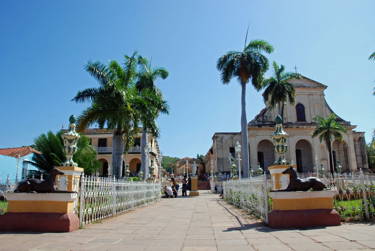 22 Cuba - Trinidad - Plaza Mayor - Palacio Brunet, Museo Romantico - Iglesia Parroquial de la Santisima, Church of the Holy Trinity